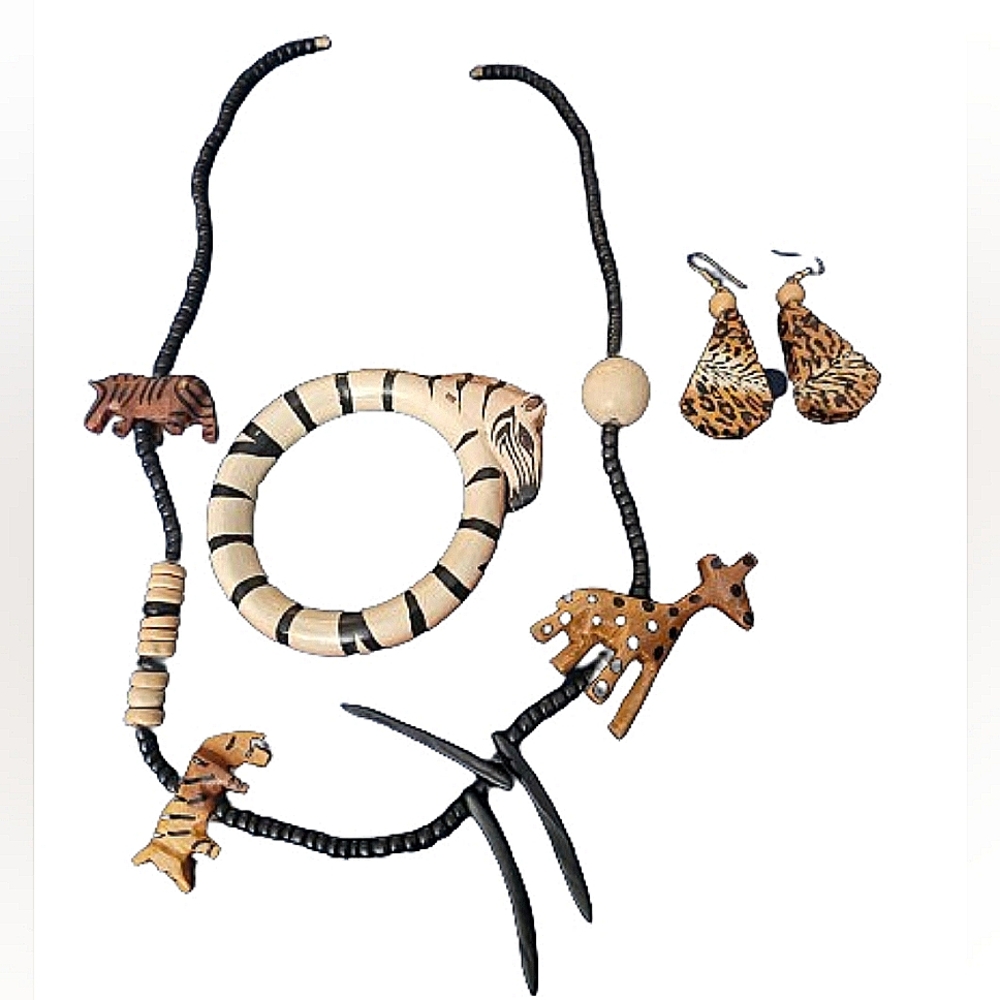 Vintage wooden beaded animal necklace, bracelet and earring set